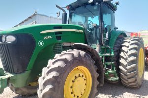 Tractor John Deere 7230J