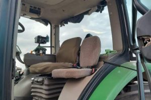 Tractor John Deere 8335R