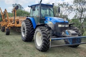 Tractor New Holland TM150